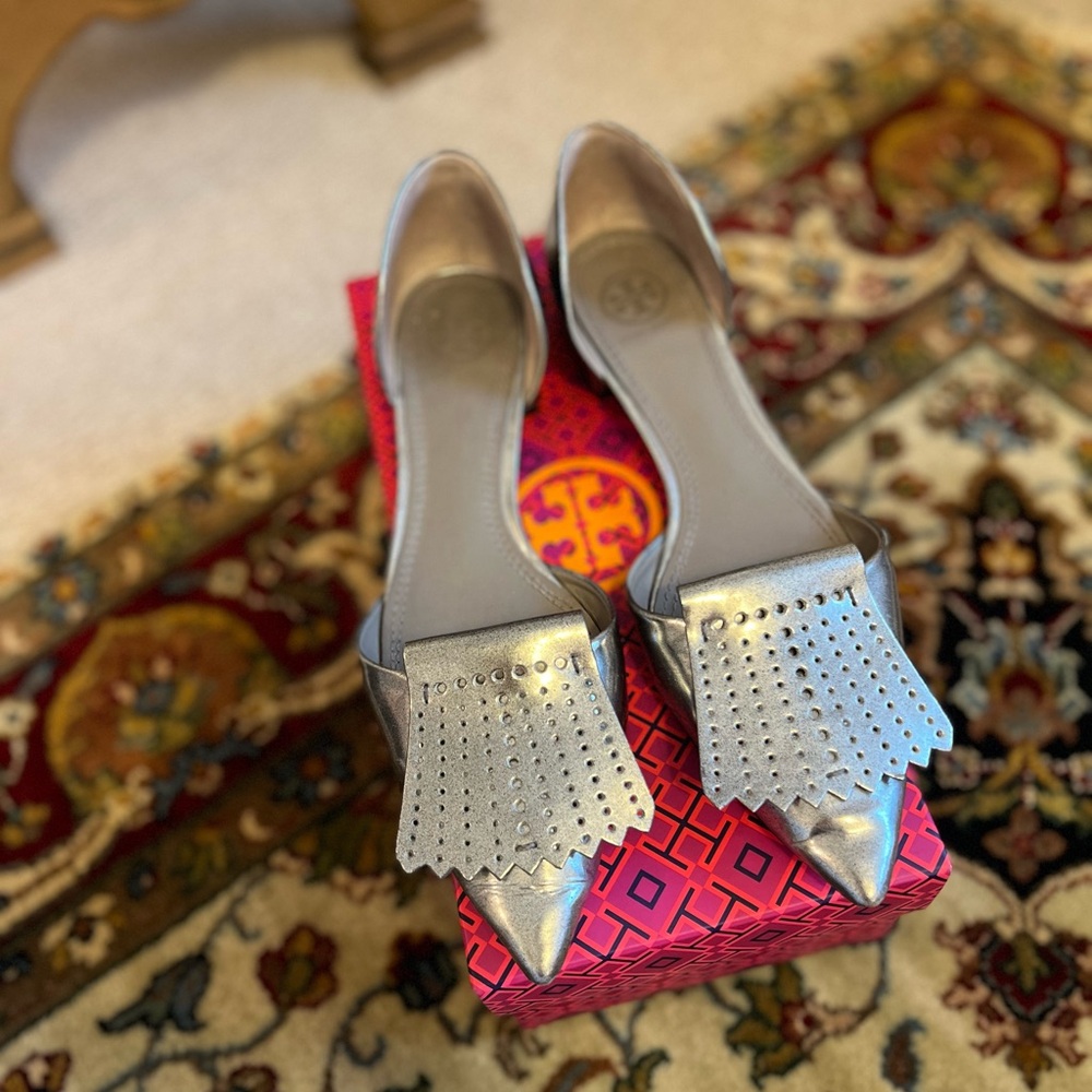 Tory Burch Metallic Silver Pointed Fringe D'Orsay Flats